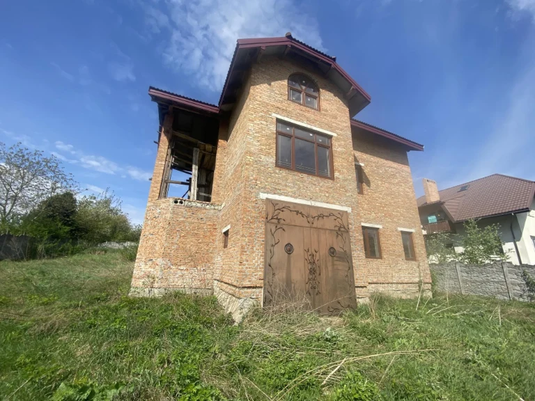 Будинок, 285м.кв. в м. Дубляни