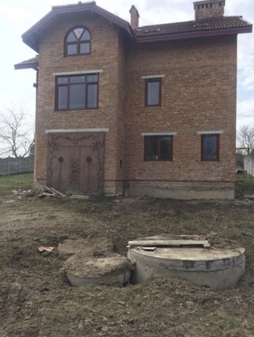 Будинок, 285м.кв. в м. Дубляни