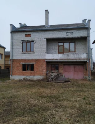 Продаж 2- поверхового будинку 230 м2 , 5 кімнат, з частковим