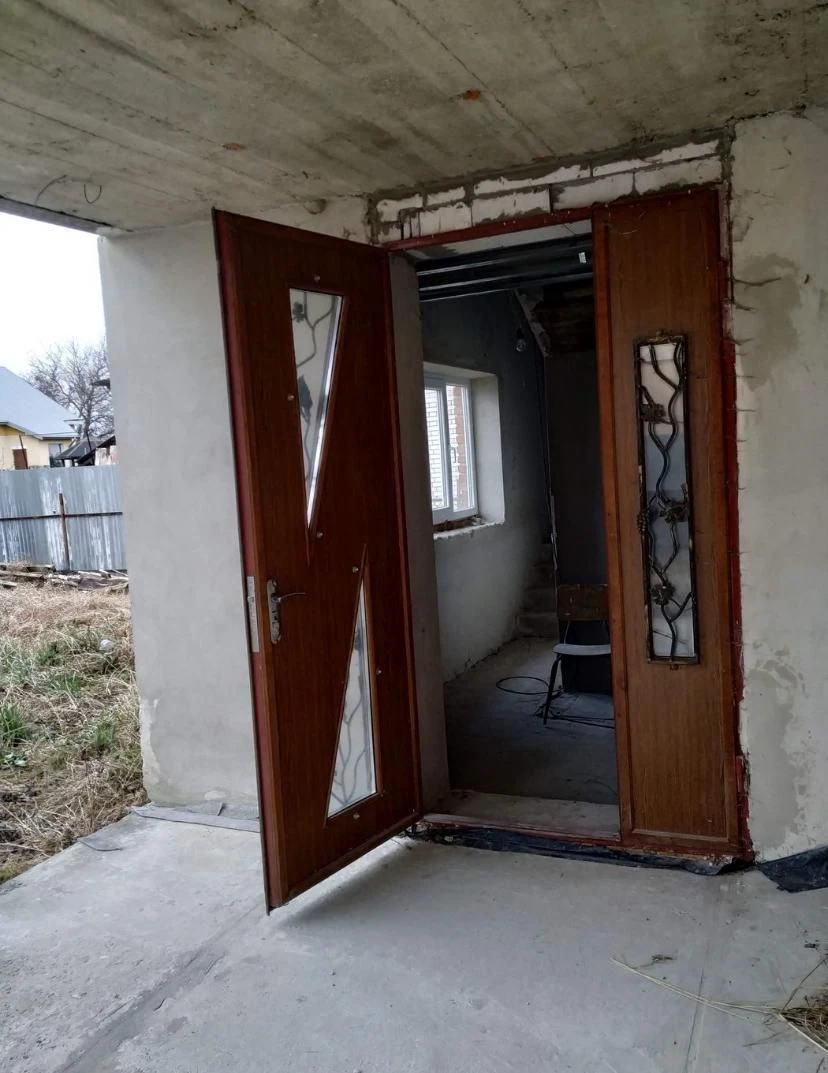 Продаж 2- поверхового будинку 230 м2 , 5 кімнат, з частковим