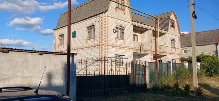 Продається приватний будинок