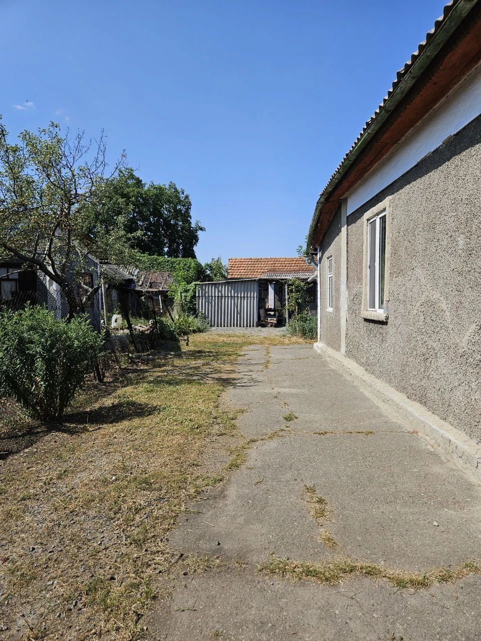 Продам дом в районе Комсомольской. 6 соток, 4 комнаты. общая