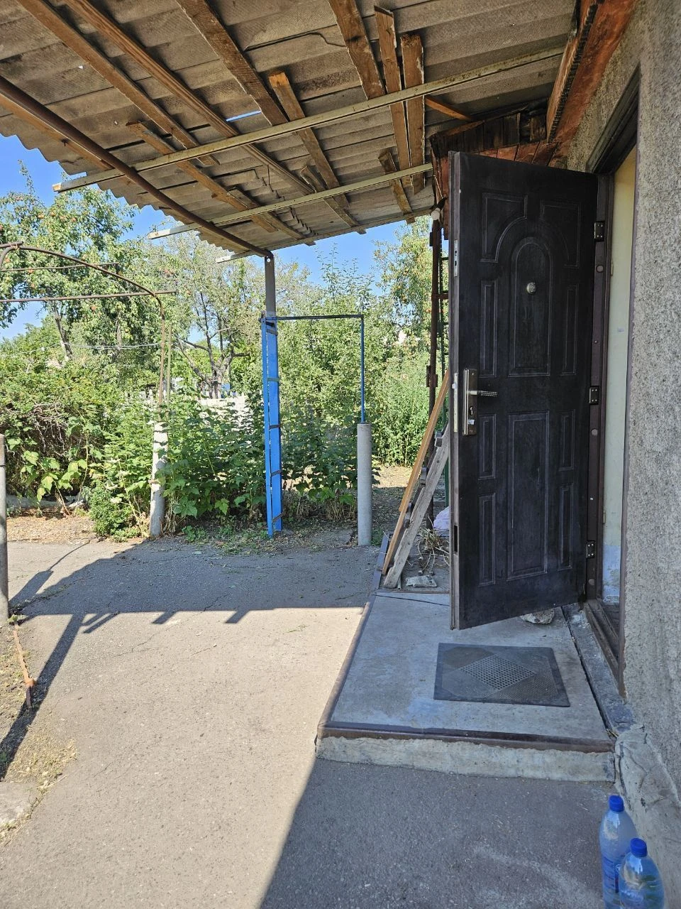 Продам дом в районе Комсомольской. 6 соток, 4 комнаты. общая