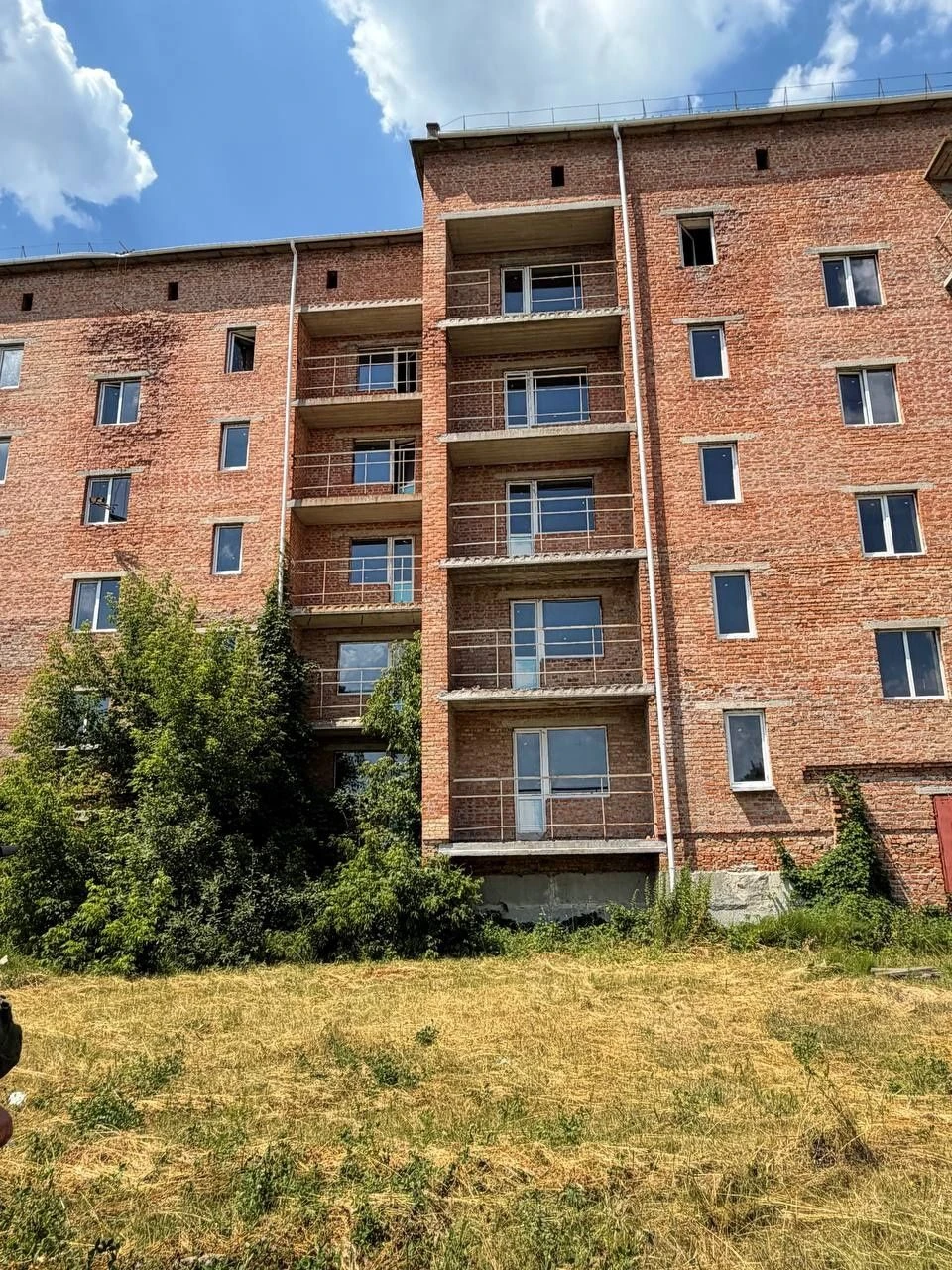 В продажу 5-ти поверховий 80-ти квартирний будинок