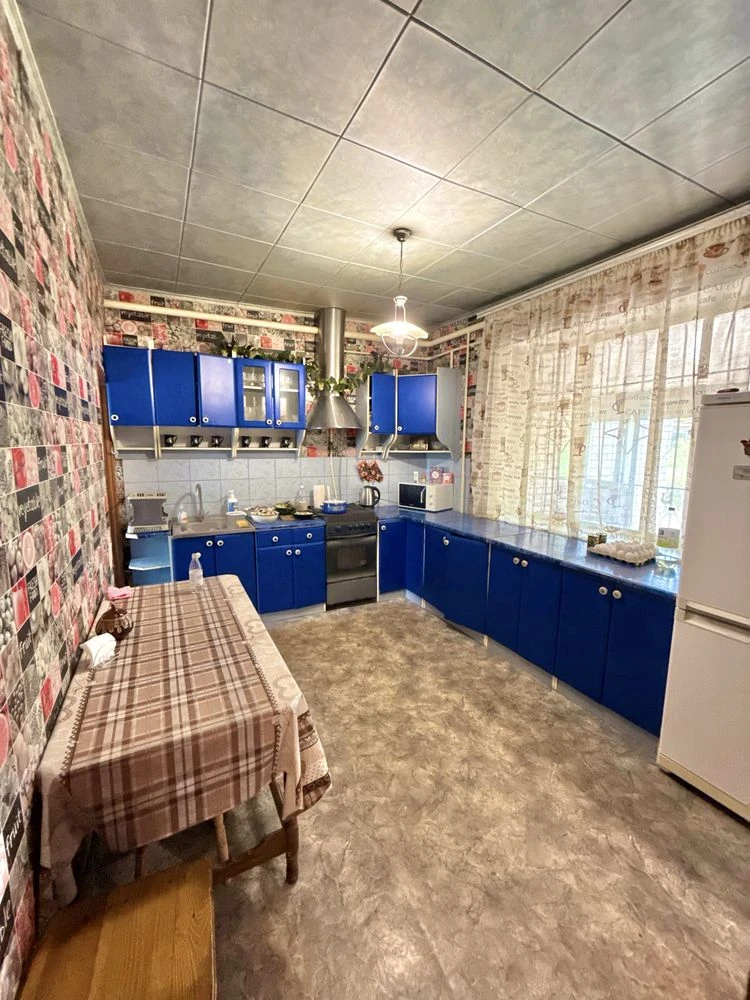 Продаж 2х поверхового Добротного будинку в Верхівцеве
