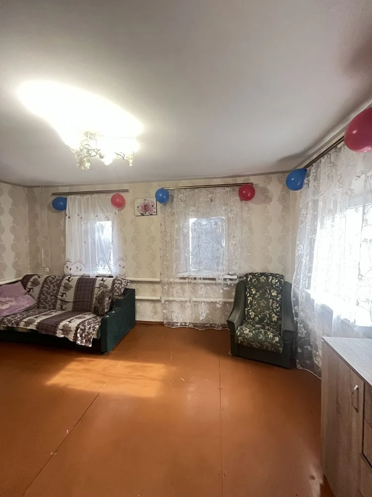 Продаж будинку м. Верхівцеве з гаражем в центрі СЕРТИФІКАТ
