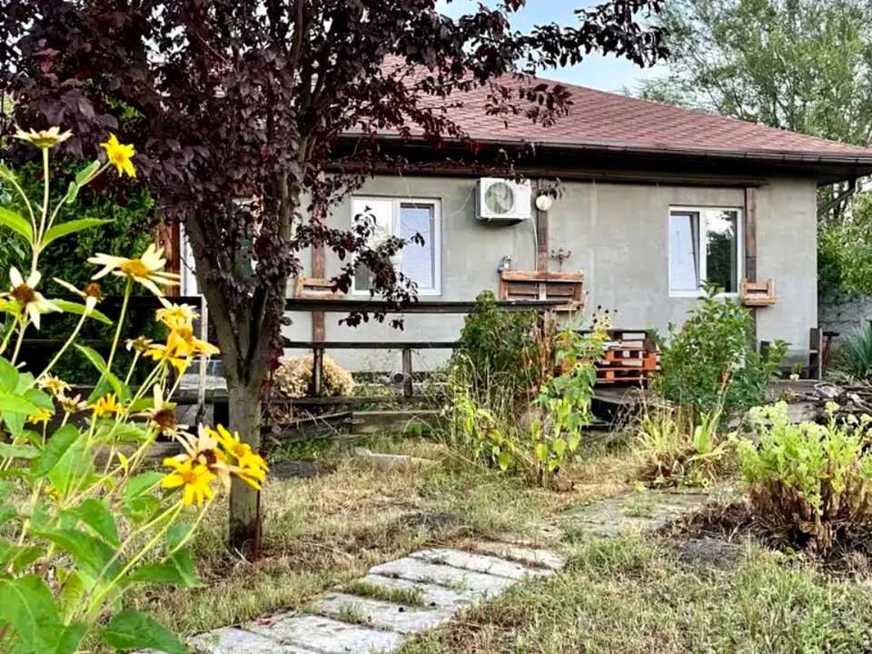 Будинок. Підгородне, Зразкова