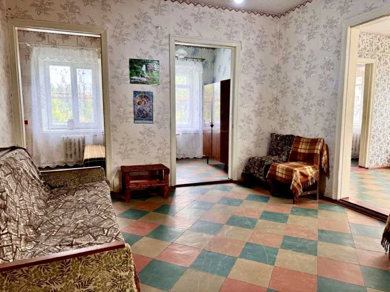 Будинок. Підгородне, Мостова