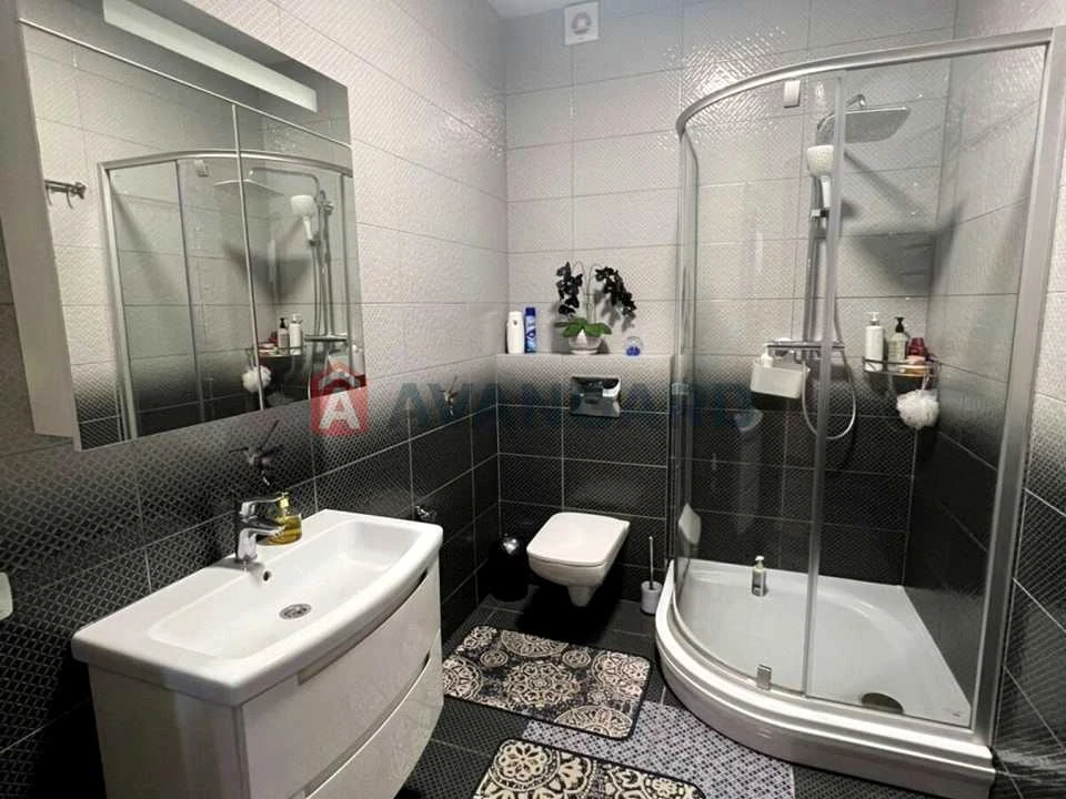 Будинок. Підгородне, Бурштинова
