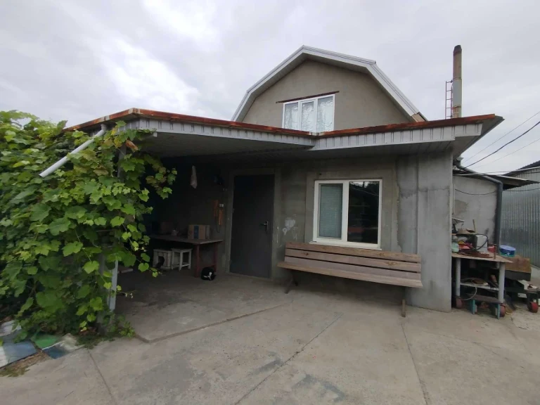 Продам. Будинок 90 м.кв.. 9 соток. Підгородне, вул. Залізнич