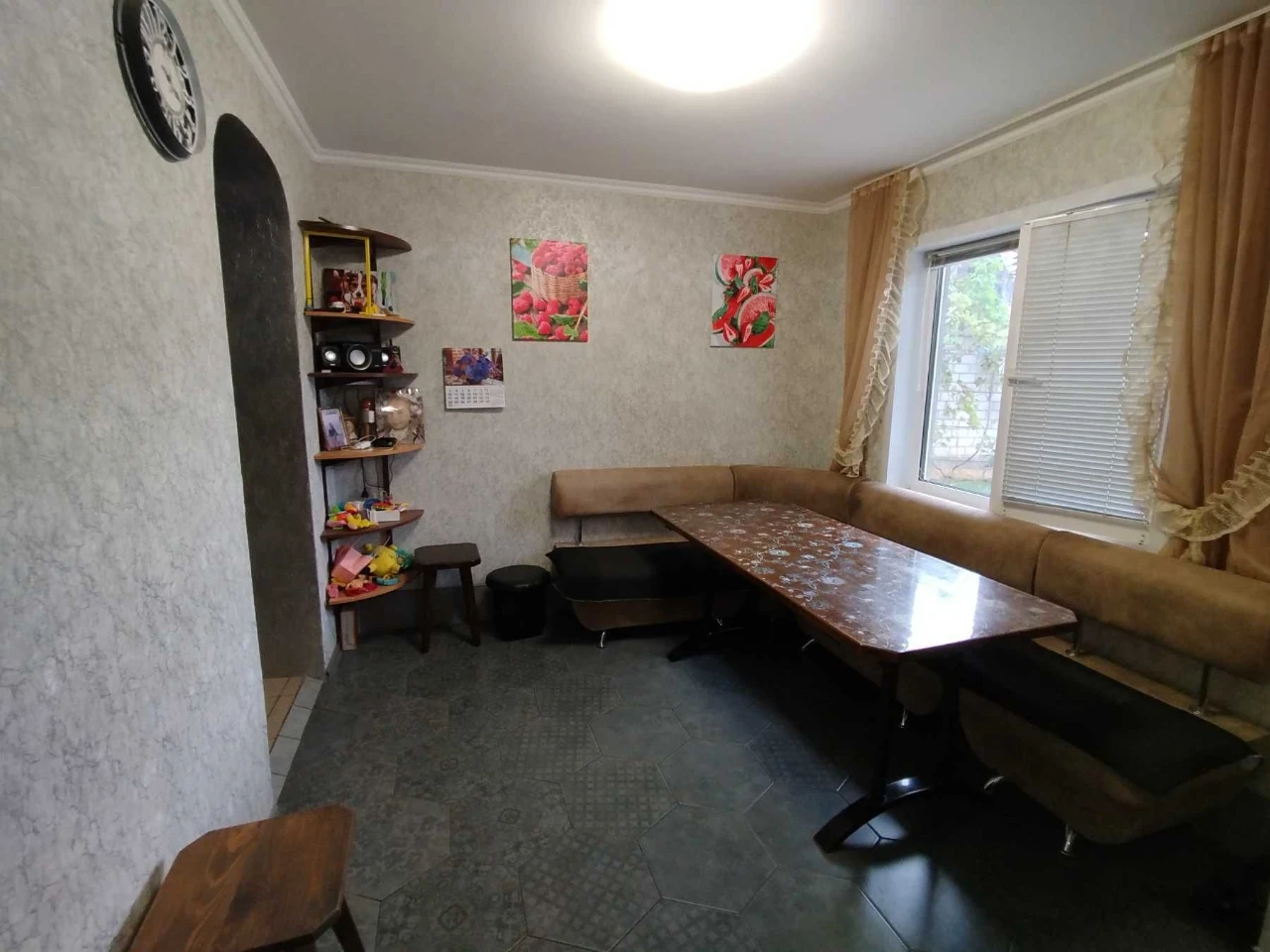 Продам. Будинок 90 м.кв.. 9 соток. Підгородне, вул. Залізнич