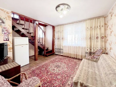 БУДИНОК-ДАЧА з ремонтом в ПІДГОРОДНЬОМУ (721998)