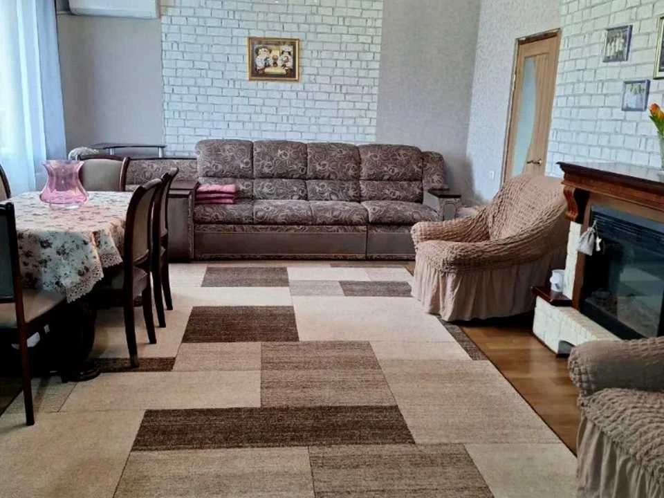 Будинок. Підгородне, 3-тя Бузкова