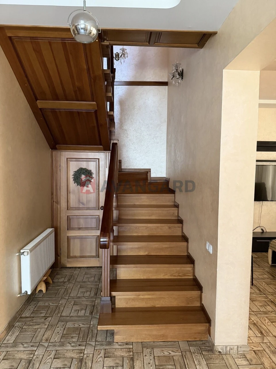Продам шикарний будинок Євроремонт 215м2 220000 $