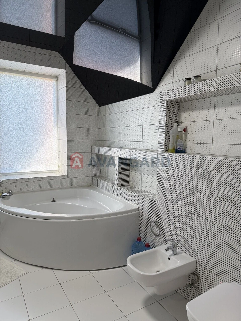 Продам шикарний будинок Євроремонт 215м2 220000 $