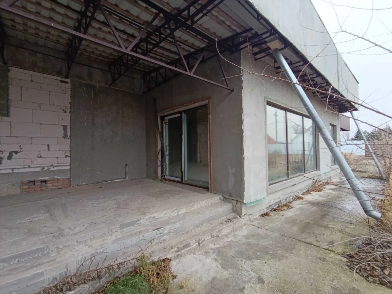 Продам дом в Подгородном на учатке 30 соток
