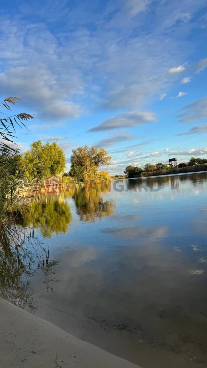 До вашої уваги , у продажі будинок Підгороднє.