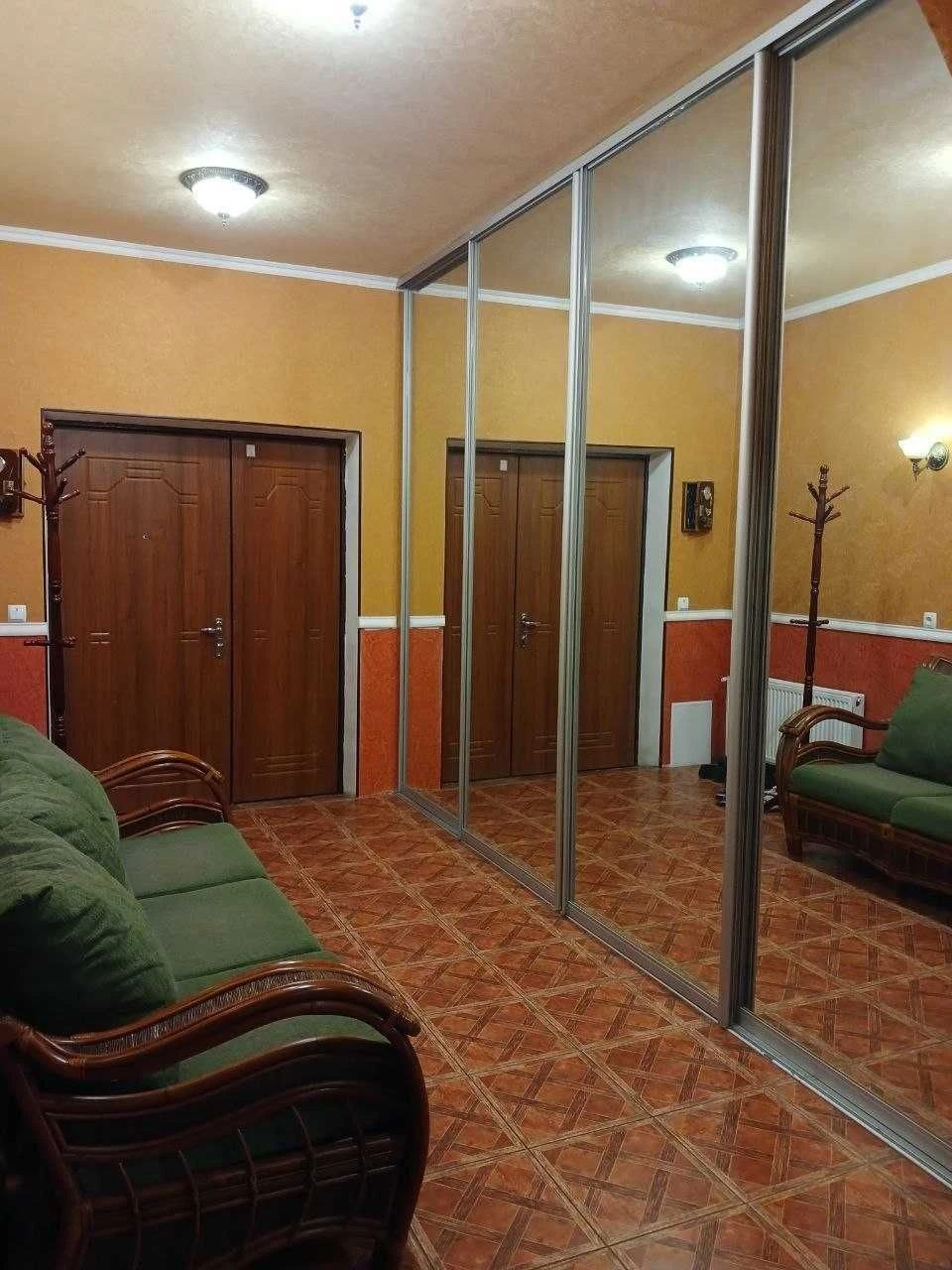 Двухэтажный дом 220 м², 18 соток, Подгородное. Баня, гараж,