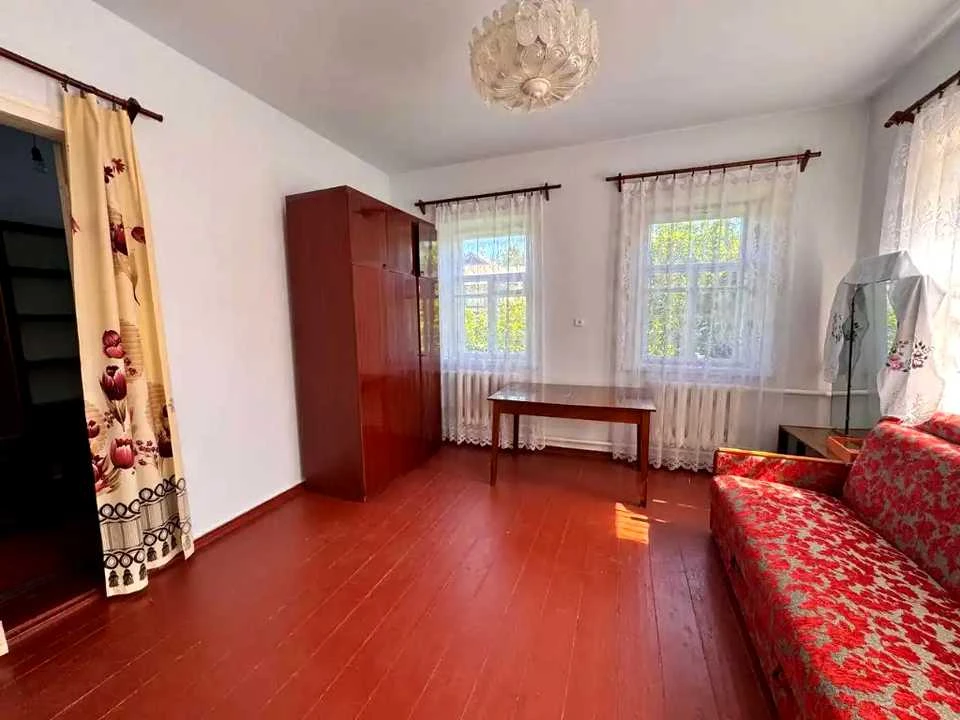 Будинок. Підгородне, Каштанова вул.