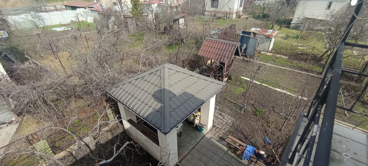 Продам дом дачу в Подгородном, свет ,газ вода ,рядом река
