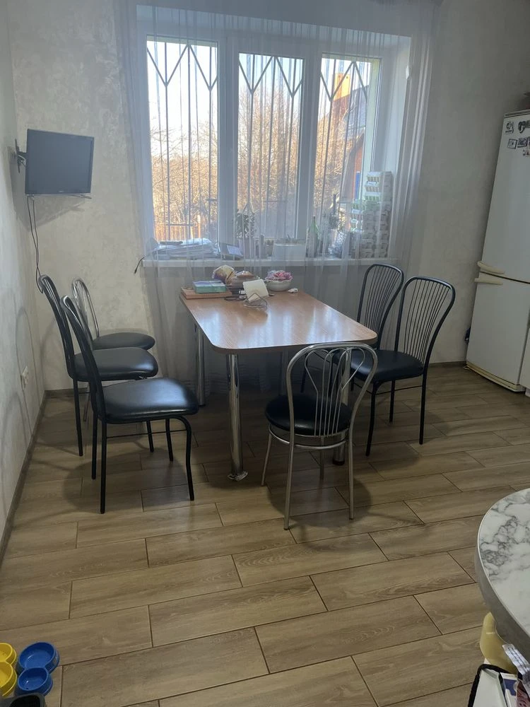 Продам будинок, 200 кв