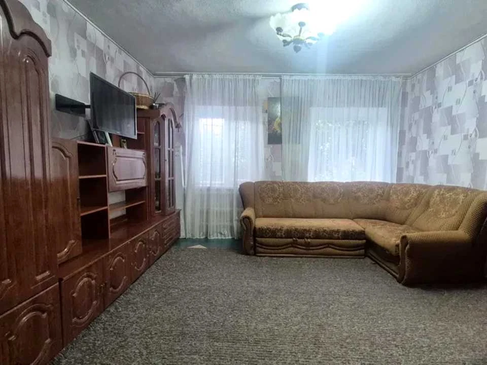 Будинок. Підгородне, Підгородне