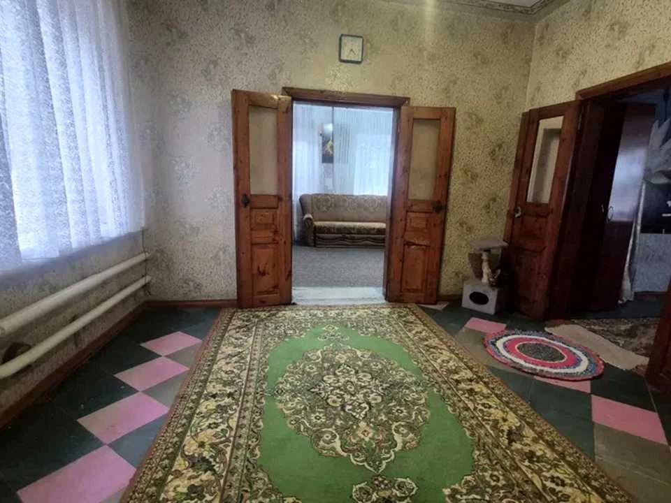 Будинок. Підгородне, Підгородне