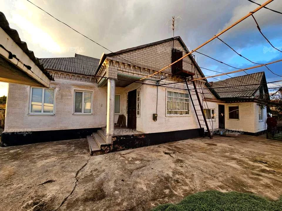 Будинок. Підгородне, Сагайдачного