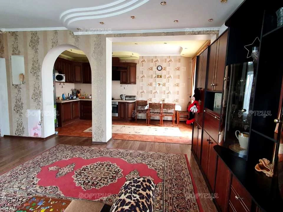 Будинок. Підгородне, Київська