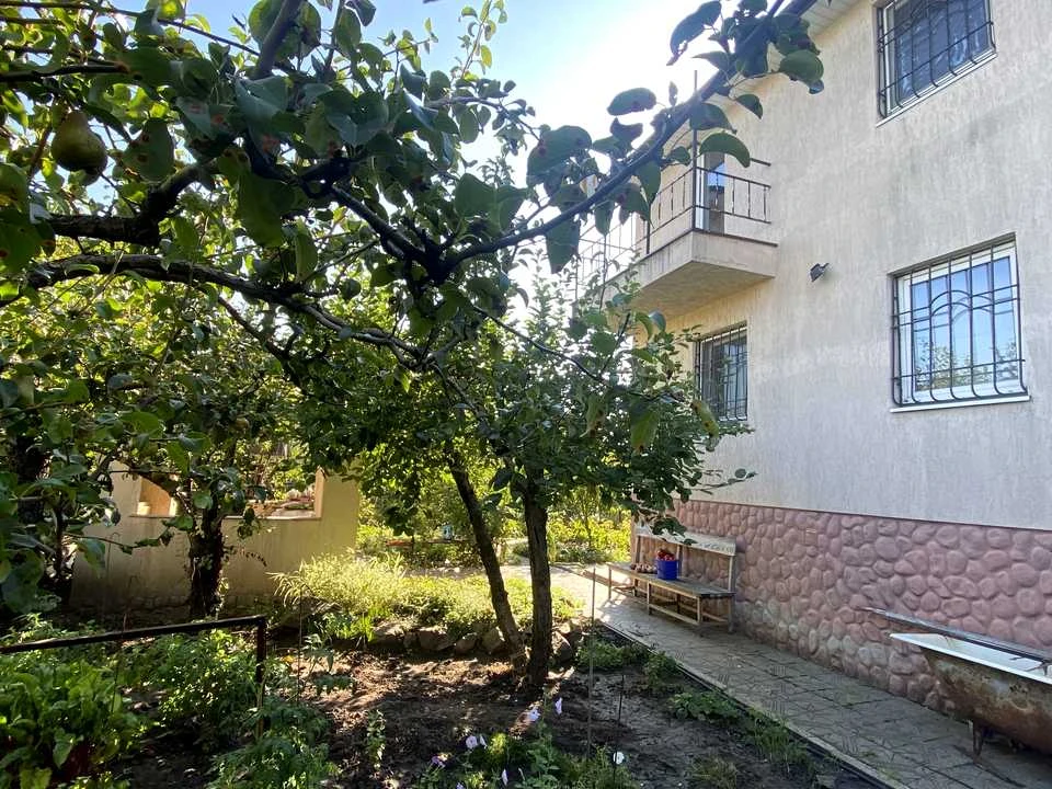 Будинок. Підгородне, Залізнична вул.