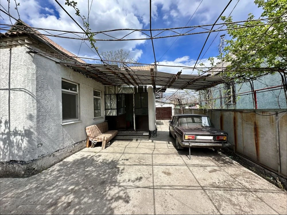 Продам будинок 126 м2 з гаражем 27 м2 у Підгородньому вул.Яв