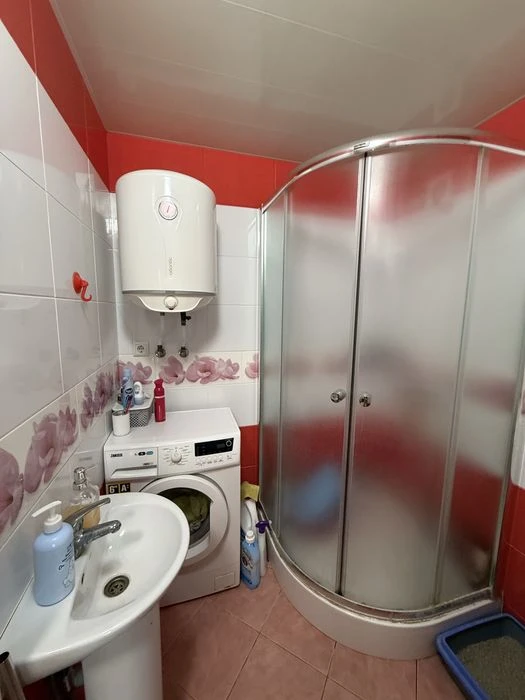 Продається частина будинку з власним двором, Рибці