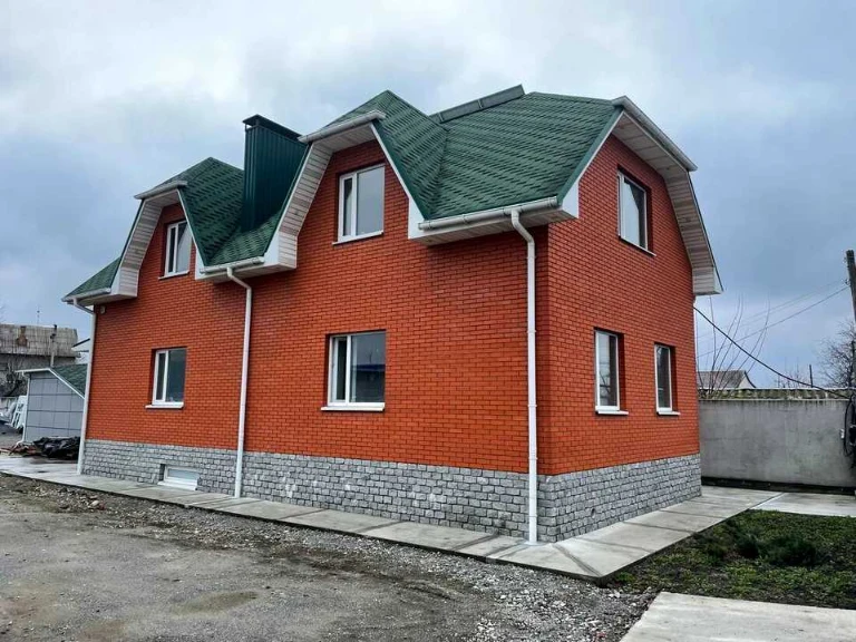 Будинок. Підгородне, Мостова