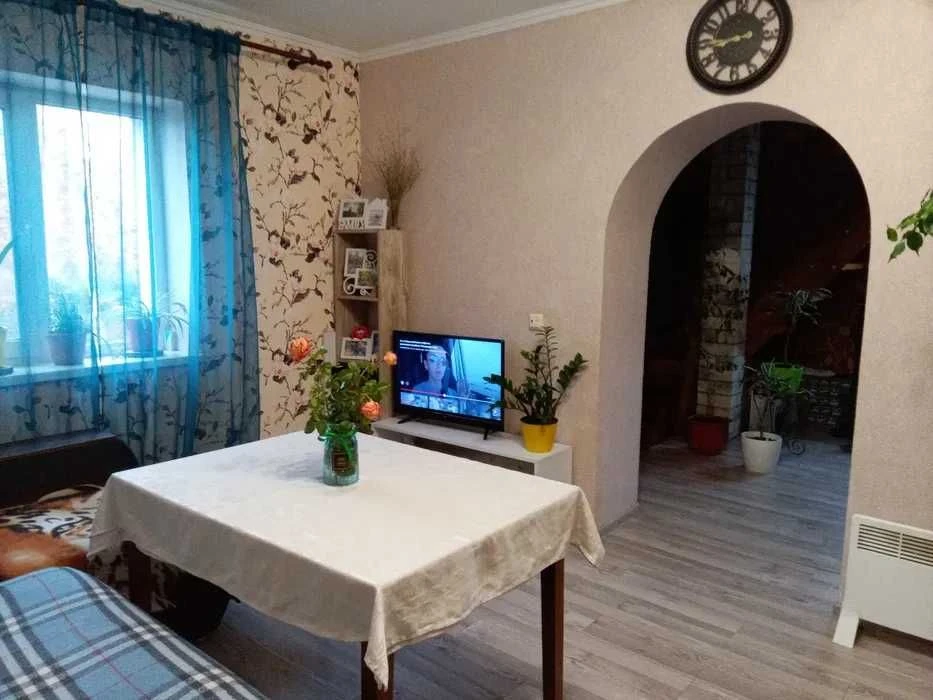 Продам современный 2-х этажный дом в Подгородном (110 м2, 11