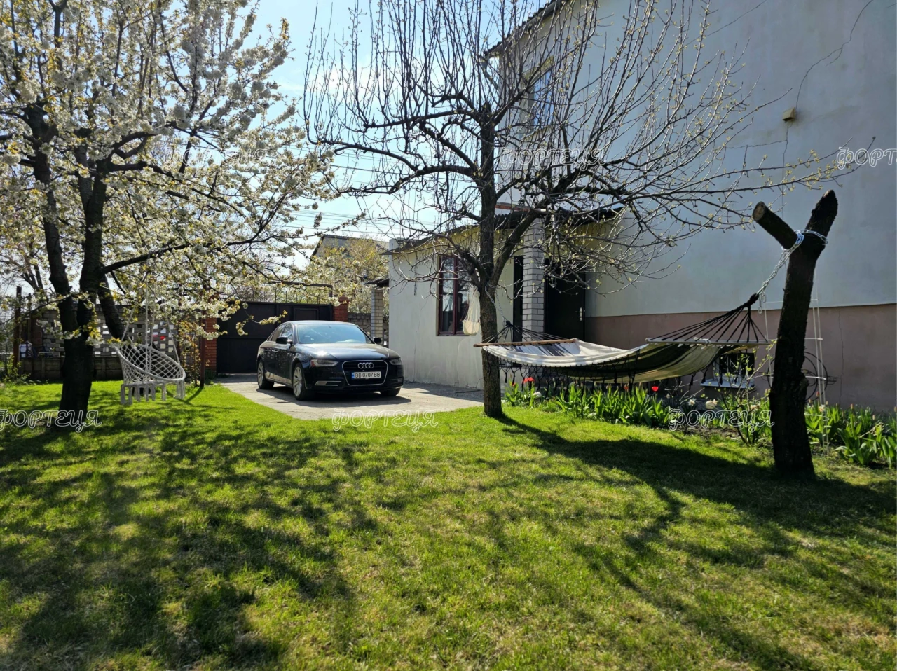 Продаж будинку з ремонтом, в Підгородному по вул. Литвишка
