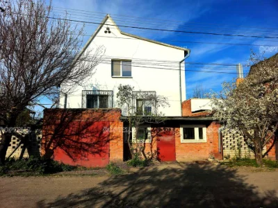 Будинок. Підгородне, Литвишко