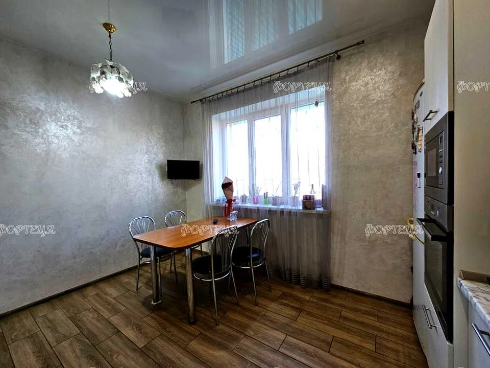 Будинок. Підгородне, Литвишко