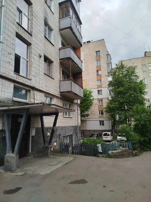 Продам 3х квартиру в цегляному будинку в центрі міста