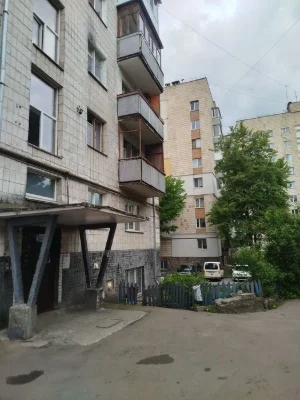 Продам 3х квартиру в цегляному будинку в центрі міста