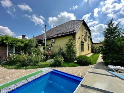 Продам двоповерховий будинок, м. Підгородне, вул. Перемоги