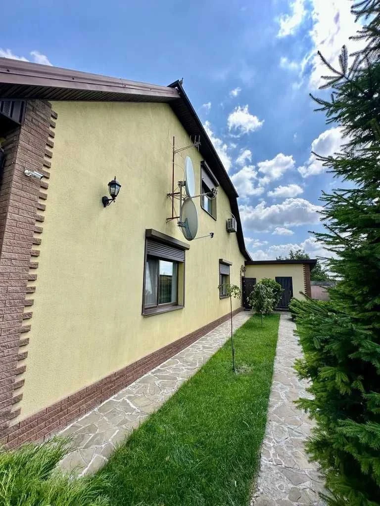 Продам двоповерховий будинок, м. Підгородне, вул. Перемоги