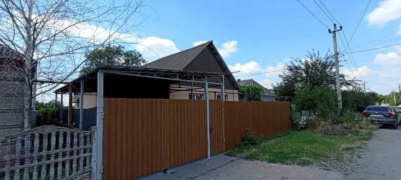 Продам капитальный дом с ремонтом в Подгородном