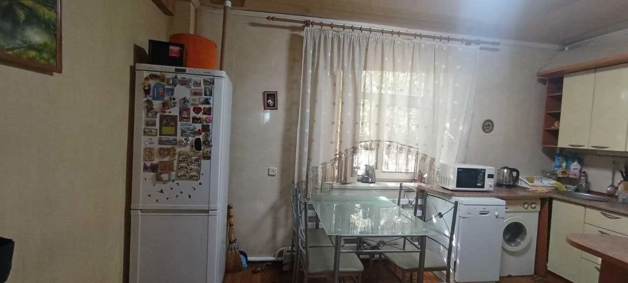 Продам 2-х эт. дом в Подгородном, можно проживание двух семе