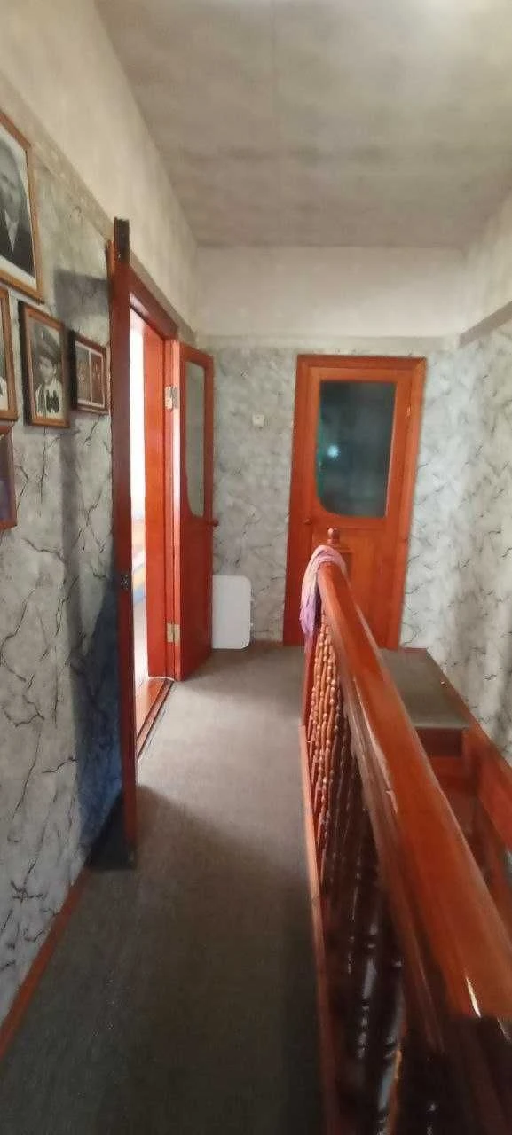 Продам 2-х эт. дом в Подгородном, можно проживание двух семе