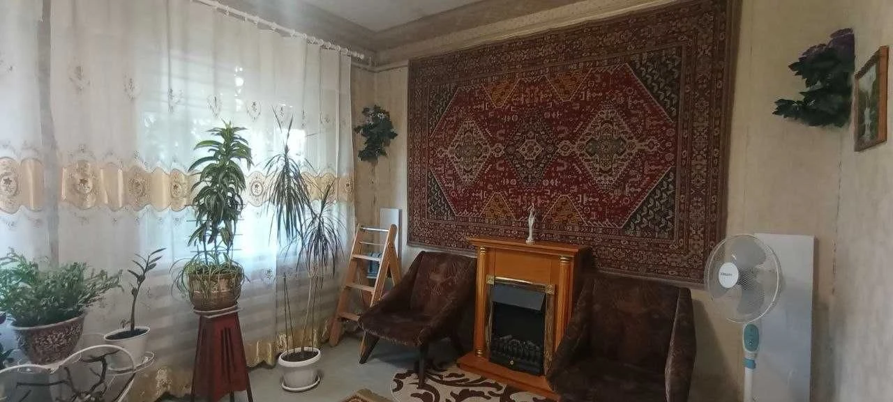Продам 2-х эт. дом в Подгородном, можно проживание двух семе