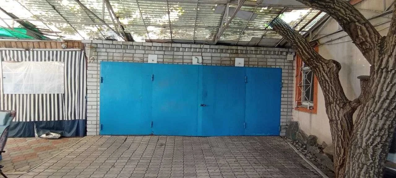 Продам 2-х эт. дом в Подгородном, можно проживание двух семе