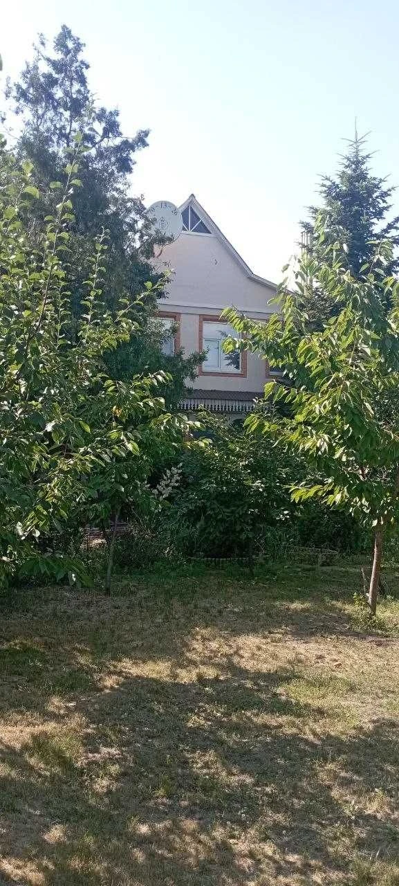 Продам 2-х эт. дом в Подгородном, можно проживание двух семе