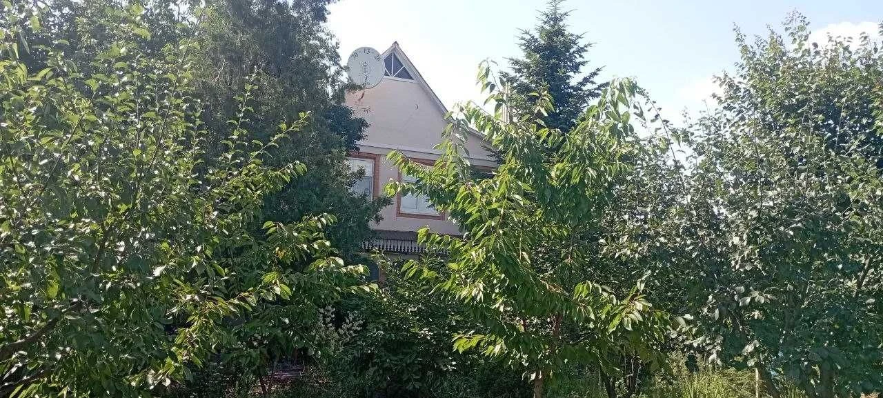 Продам 2-х эт. дом в Подгородном, можно проживание двух семе