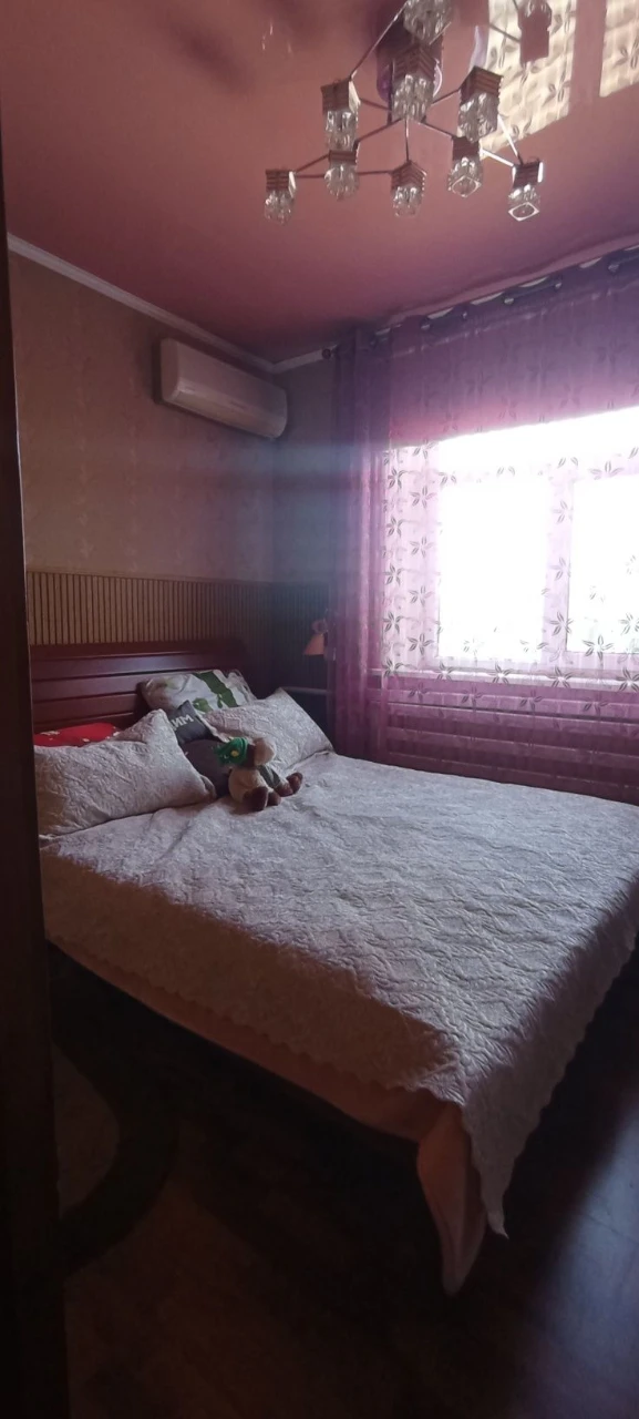 Продам 2х этажный дом в Подгородном, все коммуникации , ухож