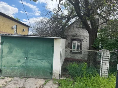 Подгородное. Центр. Дом + летняя кухня. Участок - 10 соток.